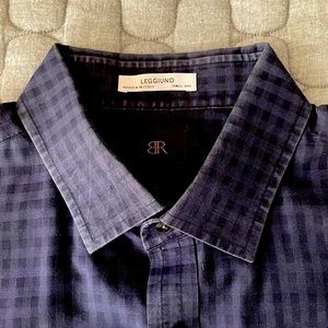 Banana Republic “LEGGIUNO” long sleeve dress shirt.